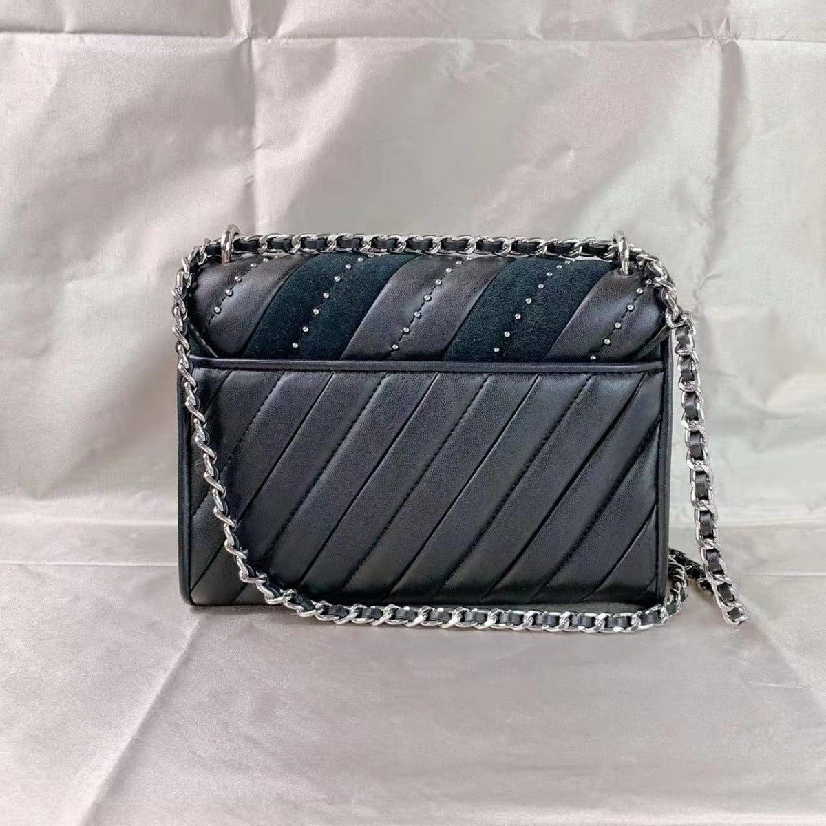 Michael Kors 35F1SX0L2U Rose Flap Shoulder Black Bag w/Tags Michael Kors 35F1SX0L2U Rose Flap Shoulder Black Bag w/Tags